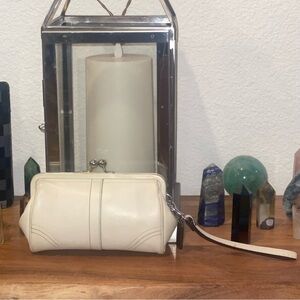Vintage Coach SoHo Cream Leather Wristlet